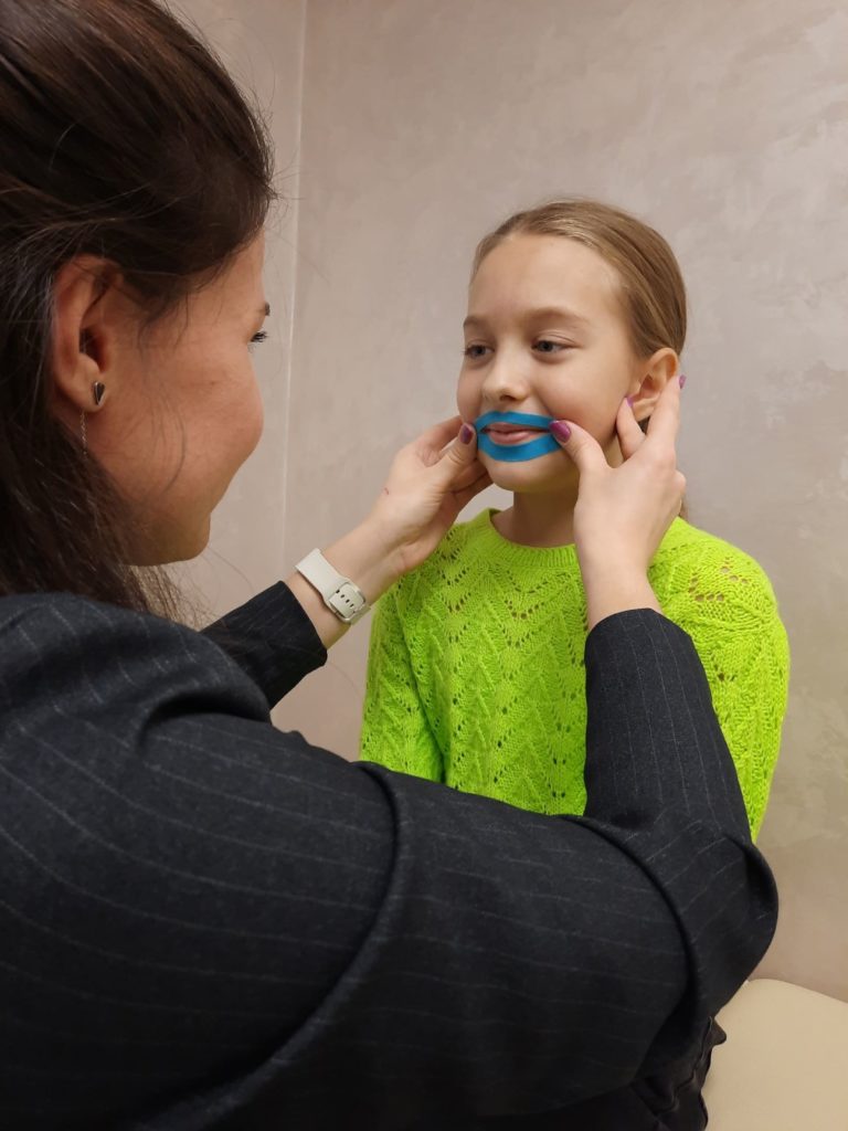 Логопедическое тейпирование